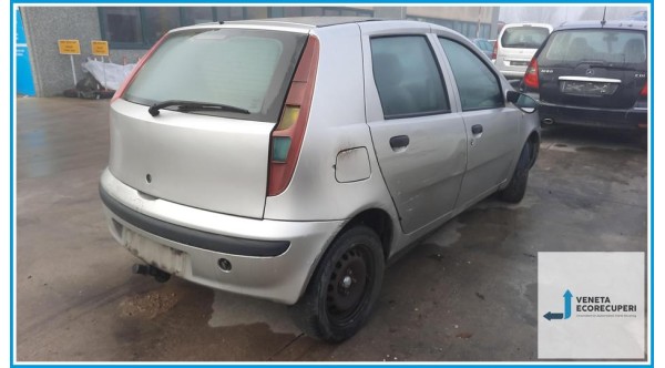FIAT PUNTO 1N/1P del 2002 parti usate e ricambi - Tipo Motore 188A2000