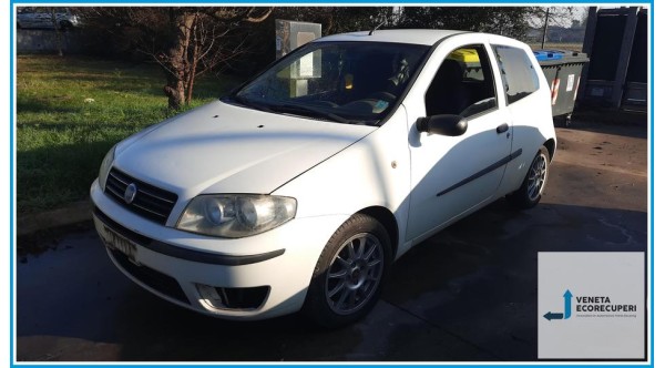 FIAT PUNTO VAN 2U del 2004 parti usate e ricambi - Tipo Motore 188A9000