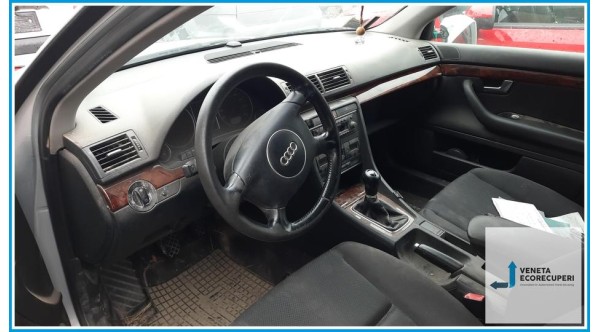 AUDI A4 8E del 2002 parti usate e ricambi - Tipo Motore AWX