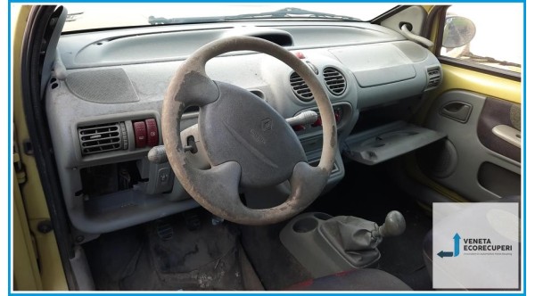 RENAULT TWINGO 1a Serie  del 2001 parti usate e ricambi - Tipo Motore D7FF7