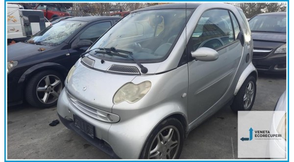 SMART COUPE' C450 del 2003 parti usate e ricambi - Tipo Motore 61