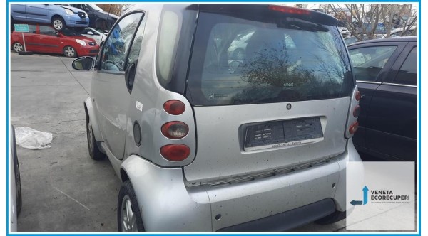 SMART COUPE' C450 del 2003 parti usate e ricambi - Tipo Motore 61
