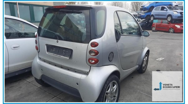 SMART COUPE' C450 del 2003 parti usate e ricambi - Tipo Motore 61