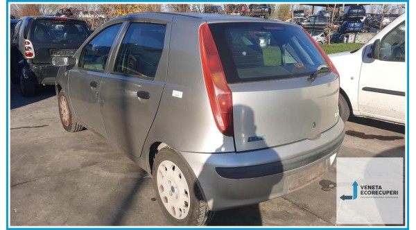 FIAT PUNTO 1N/1P del 2000 parti usate e ricambi - Tipo Motore 188A4000