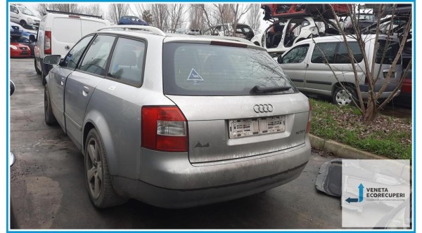 AUDI A4 8E del 2002 parti usate e ricambi - Tipo Motore AVF