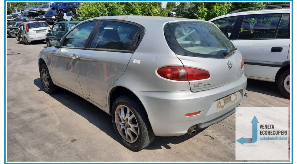 ALFA ROMEO 147 W8 del 2005 parti usate e ricambi - Tipo Motore AR37203