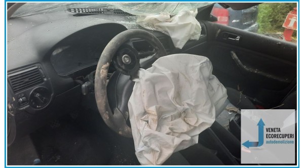 VOLKSWAGEN GOLF 1J del 2004 parti usate e ricambi - Tipo Motore ATD