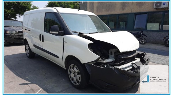 FIAT DOBLO' CARGO 4V del 2022 parti usate e ricambi - Tipo Motore 46346020