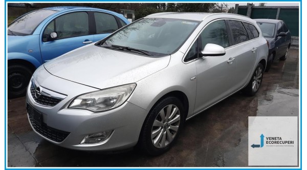 OPEL ASTRA P10 del 2012 parti usate e ricambi - Tipo Motore A17DTR