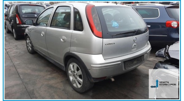 OPEL CORSA X01 del 2005 parti usate e ricambi - Tipo Motore Z13DT
