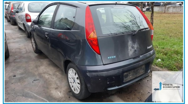 FIAT PUNTO 1N/1P del 2000 parti usate e ricambi - Tipo Motore 188A4000