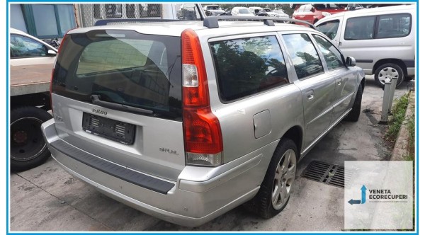 VOLVO V70/XC70  del 2005 parti usate e ricambi - Tipo Motore B5244SG2