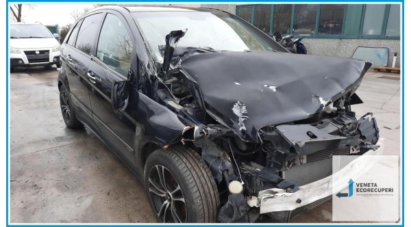 MERCEDES-BENZ Classe B T245 del 2007 parti usate e ricambi - Tipo Motore 640940
