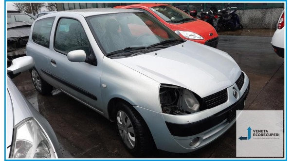 RENAULT CLIO 2a Serie  del 2003 parti usate e ricambi - Tipo Motore D7FG7