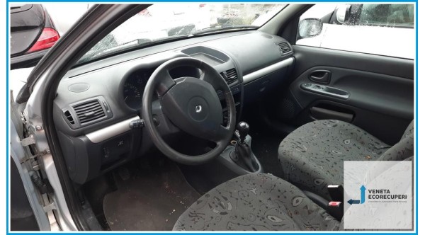 RENAULT CLIO 2a Serie  del 2003 parti usate e ricambi - Tipo Motore D7FG7