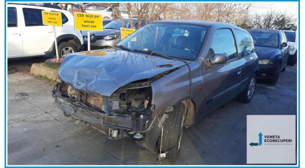 RENAULT CLIO 2a Serie  del 2002 parti usate e ricambi - Tipo Motore K4JC7