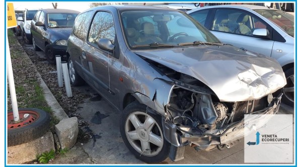 RENAULT CLIO 2a Serie  del 2002 parti usate e ricambi - Tipo Motore K4JC7