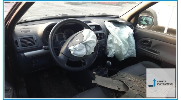 RENAULT CLIO 2a Serie  del 2002 parti usate e ricambi - Tipo Motore K4JC7