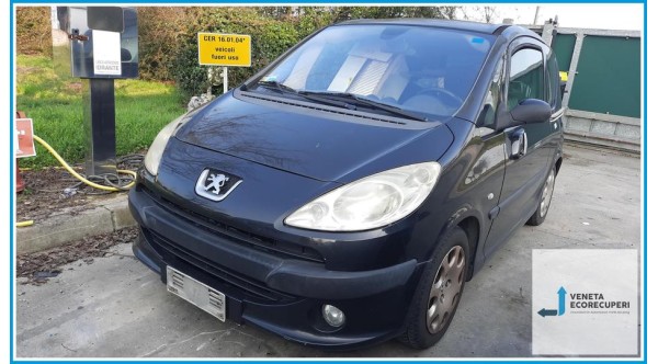 PEUGEOT 1007  del 2006 parti usate e ricambi - Tipo Motore 8HZ