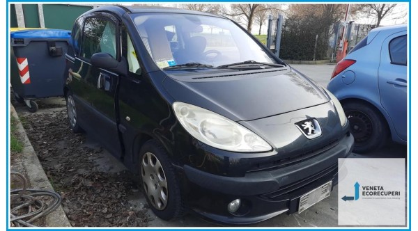 PEUGEOT 1007  del 2006 parti usate e ricambi - Tipo Motore 8HZ