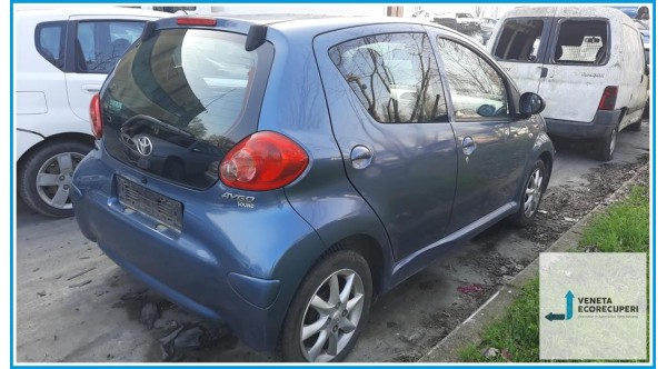 TOYOTA AYGO 1a Serie  del 2008 parti usate e ricambi - Tipo Motore 1KRFE