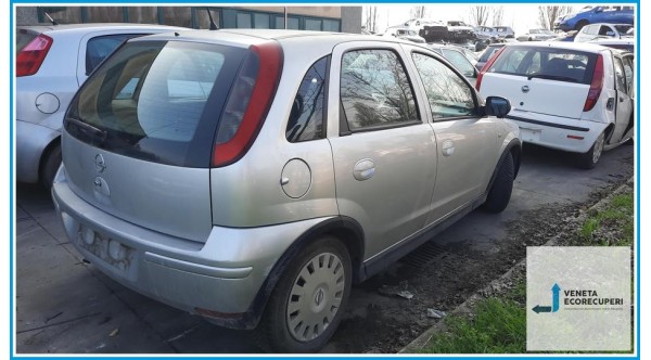 OPEL CORSA X01 del 2005 parti usate e ricambi - Tipo Motore Z10XEP