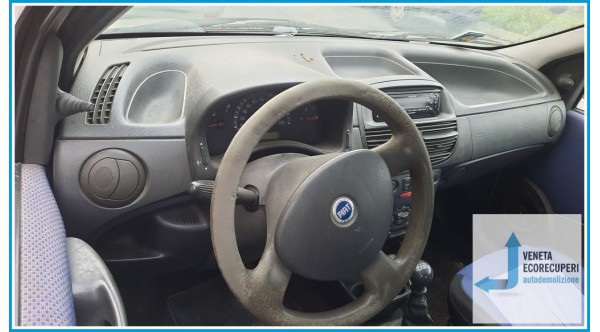 FIAT PUNTO 1N/1P del 2004 parti usate e ricambi