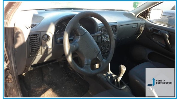 VOLKSWAGEN POLO 3a Serie  del 1998 parti usate e ricambi - Tipo Motore AEX
