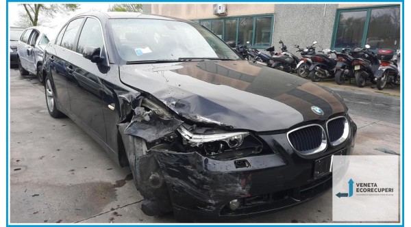 BMW Serie 5 E60/E61 del 2004 parti usate e ricambi - Tipo Motore 306D2