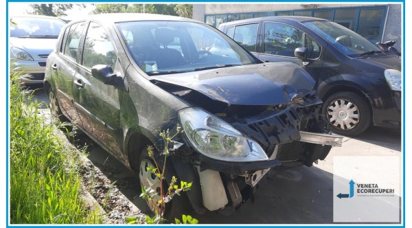 RENAULT CLIO 3a Serie  del 2007 parti usate e ricambi - Tipo Motore D4FD7