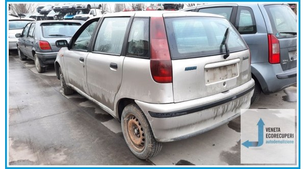 FIAT PUNTO 1a Serie  del 1995 parti usate e ricambi