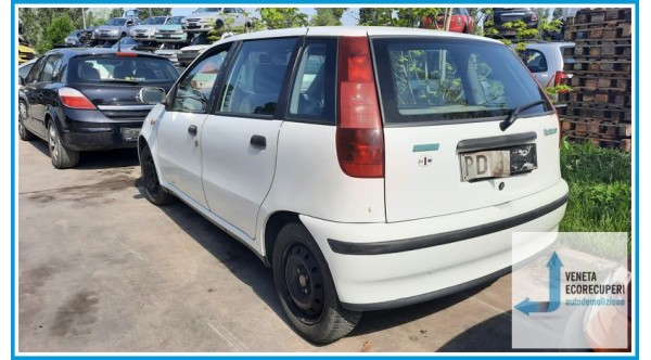 FIAT PUNTO 1a Serie  del 1994 parti usate e ricambi