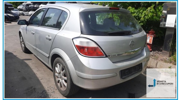 OPEL ASTRA A04 del 2004 parti usate e ricambi - Tipo Motore Z17DTH