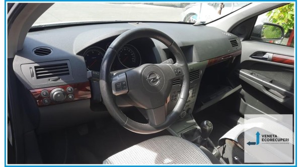 OPEL ASTRA A04 del 2004 parti usate e ricambi - Tipo Motore Z17DTH