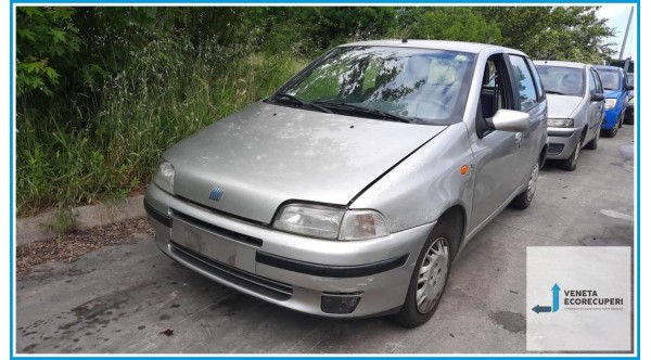 FIAT PUNTO 1a Serie  del 1998 parti usate e ricambi - Tipo Motore 176A8000