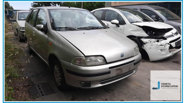 FIAT PUNTO 1a Serie  del 1998 parti usate e ricambi - Tipo Motore 176A8000