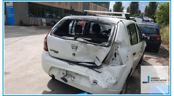 DACIA SANDERO  del 2009 parti usate e ricambi - Tipo Motore K7JA7