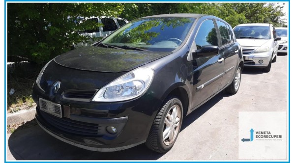 RENAULT CLIO 3a Serie  del 2006 parti usate e ricambi - Tipo Motore D4FD7