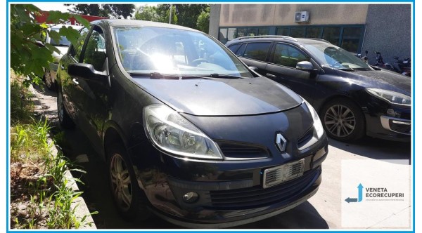 RENAULT CLIO 3a Serie  del 2006 parti usate e ricambi - Tipo Motore D4FD7