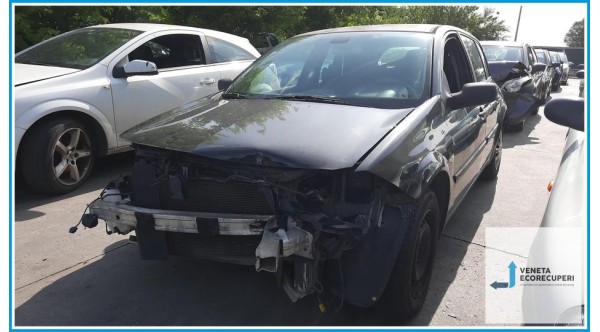 RENAULT MEGANE 2a Serie  del 2003 parti usate e ricambi - Tipo Motore K4JD7