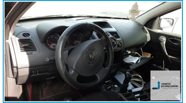 RENAULT MEGANE 2a Serie  del 2003 parti usate e ricambi - Tipo Motore K4JD7