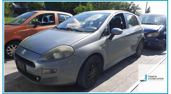 FIAT PUNTO 51 del 2012 parti usate e ricambi - Tipo Motore 199A9000