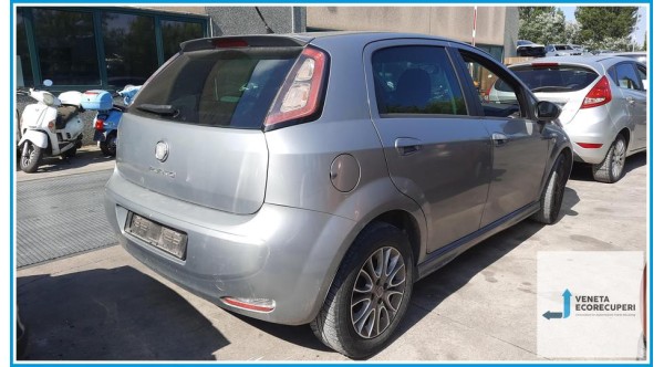FIAT PUNTO 51 del 2012 parti usate e ricambi - Tipo Motore 199A9000