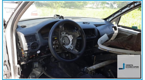 VOLKSWAGEN GOLF 1J del 2001 parti usate e ricambi - Tipo Motore ALH