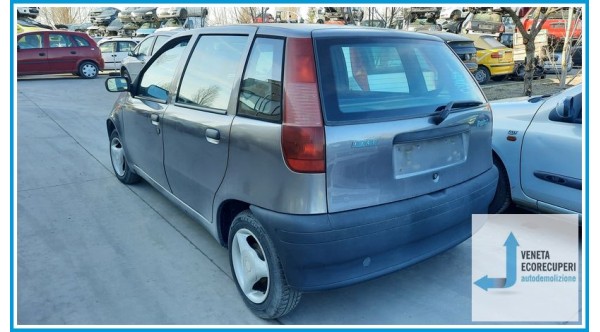 FIAT PUNTO 1a Serie  del 1999 parti usate e ricambi