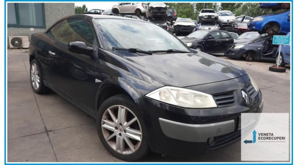 RENAULT MEGANE 2a Serie  del 2004 parti usate e ricambi - Tipo Motore K4MT7
