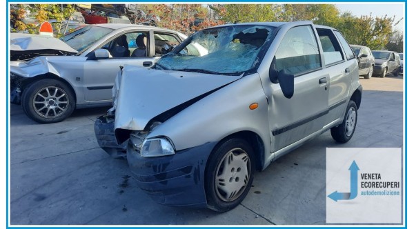 FIAT PUNTO 1a Serie  del 1999 parti usate e ricambi