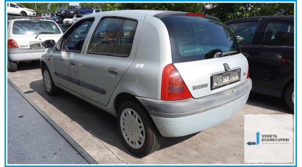 RENAULT CLIO 2a Serie  del 2000 parti usate e ricambi - Tipo Motore D7FD7