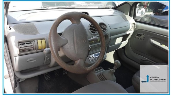 RENAULT TWINGO 1a Serie  del 2000 parti usate e ricambi - Tipo Motore D7FB7