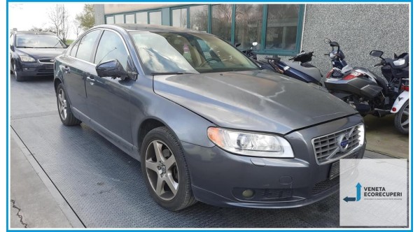 VOLVO S80  del 2007 parti usate e ricambi - Tipo Motore D5244T4